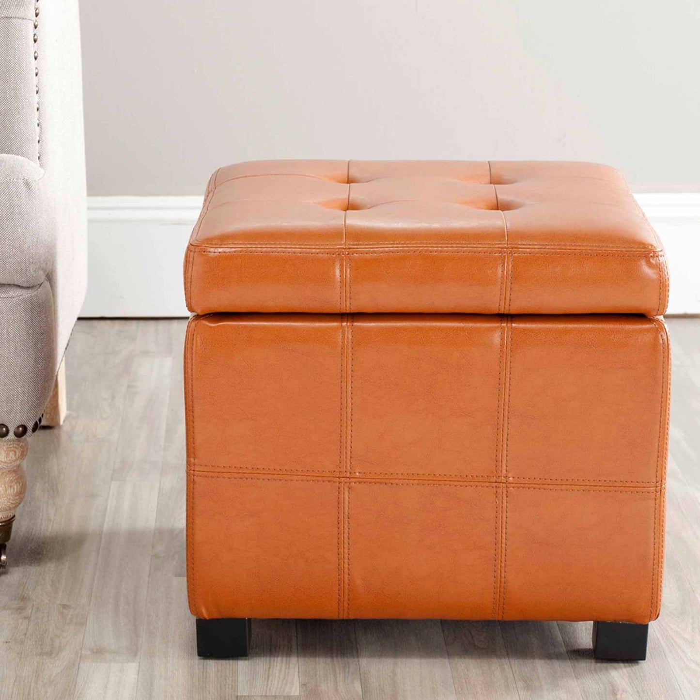 SAFAVIEH Maiden Rustic Flip Top Square Tufted Ottoman, Saddle