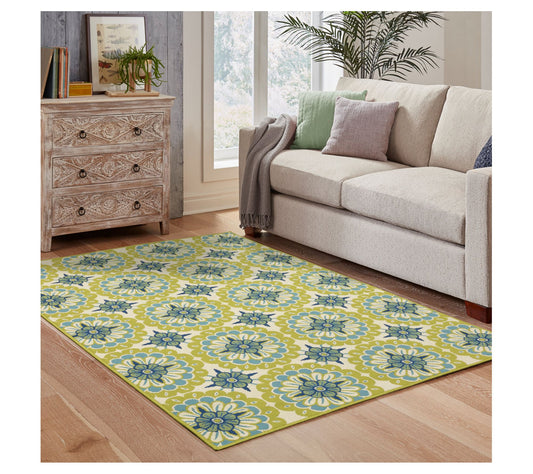 Veranda Living In/Out Green Floral Medallion 7'10"x10'10" Rug